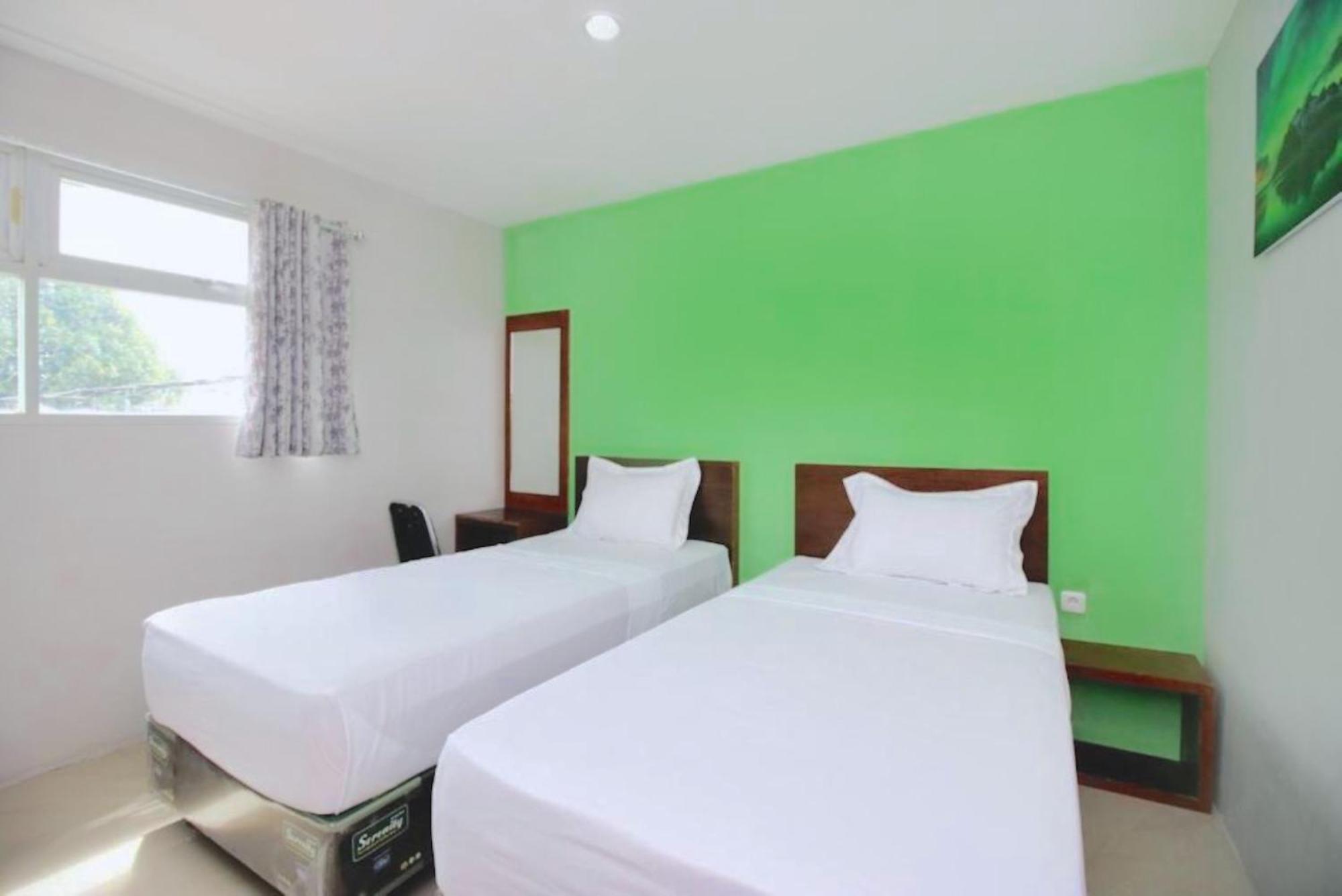 Hotel The Aurora By Makati Lembang Esterno foto